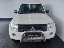 Load image into Gallery viewer, PAJERO 3.2 DI-DC GLX A/T - H727
