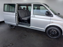 Load image into Gallery viewer, T5 KOMBI 2.0 TDI (75KW) BASE (TRENDLINE) - 5086
