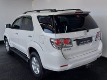 Load image into Gallery viewer, FORTUNER 3.0D-4D R/B - H496
