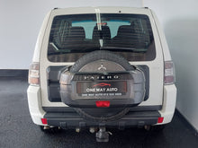 Load image into Gallery viewer, PAJERO 3.2 DI-DC GLX A/T - H727
