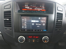 Load image into Gallery viewer, PAJERO 3.2 DI-DC GLX A/T - H727
